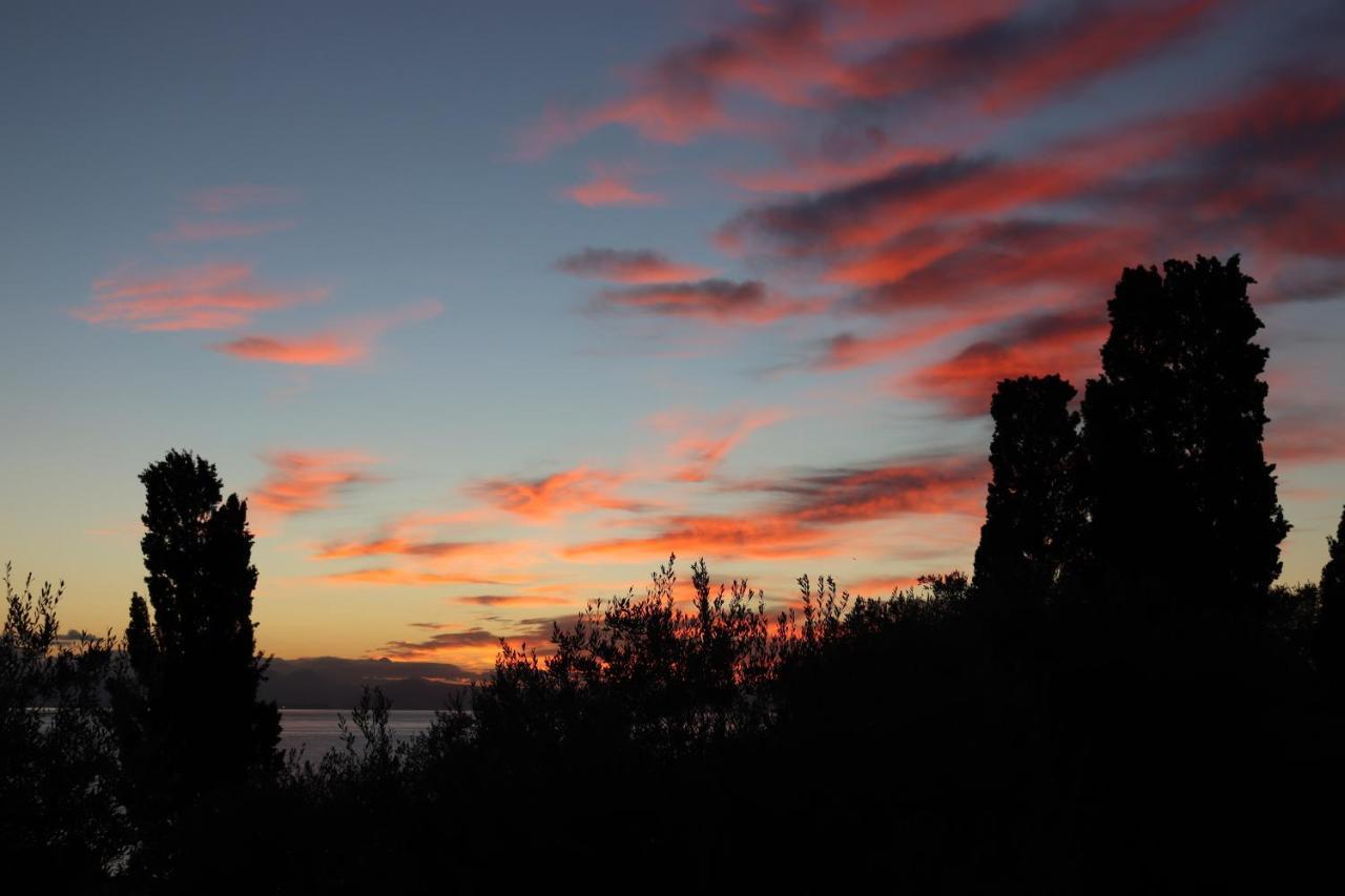 Durrell Corfu Strawberry-Pink Villa Perama  Esterno foto